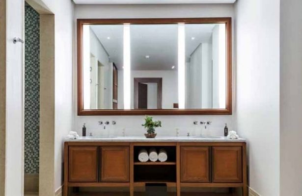 Big Horizontal Bathroom Mirror by Instant furniture outlet